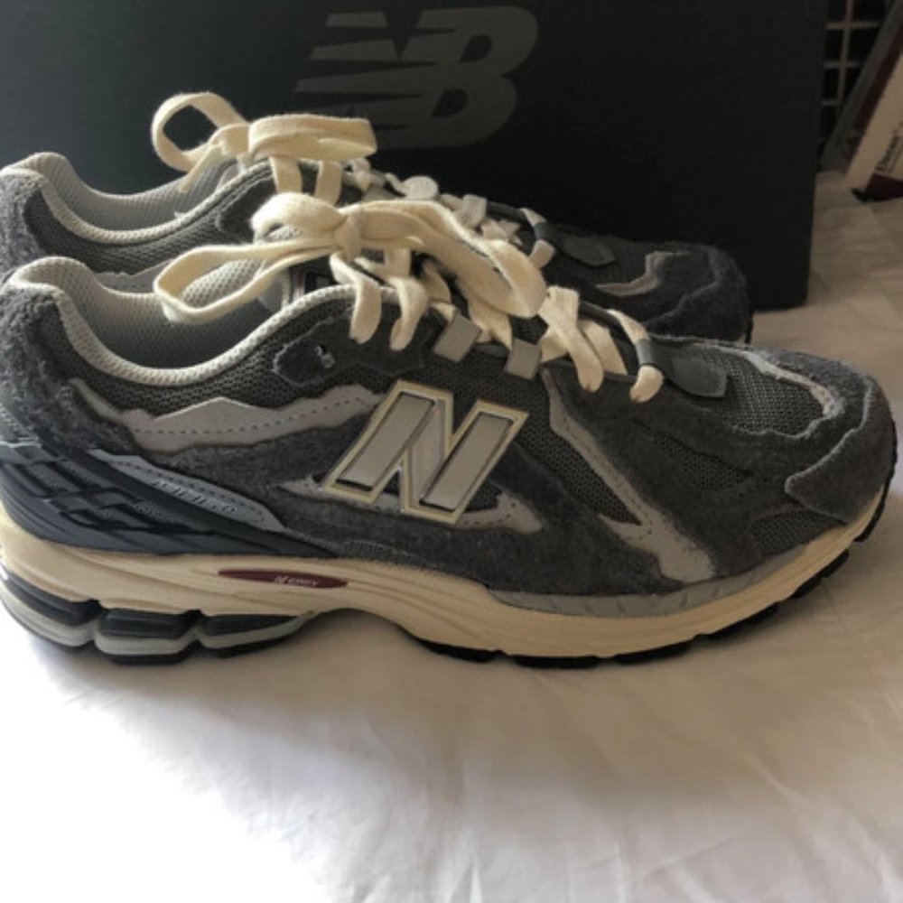 New Balance 1906R Trainers